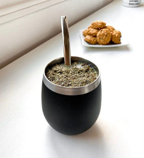 Mate huevo con bombilla